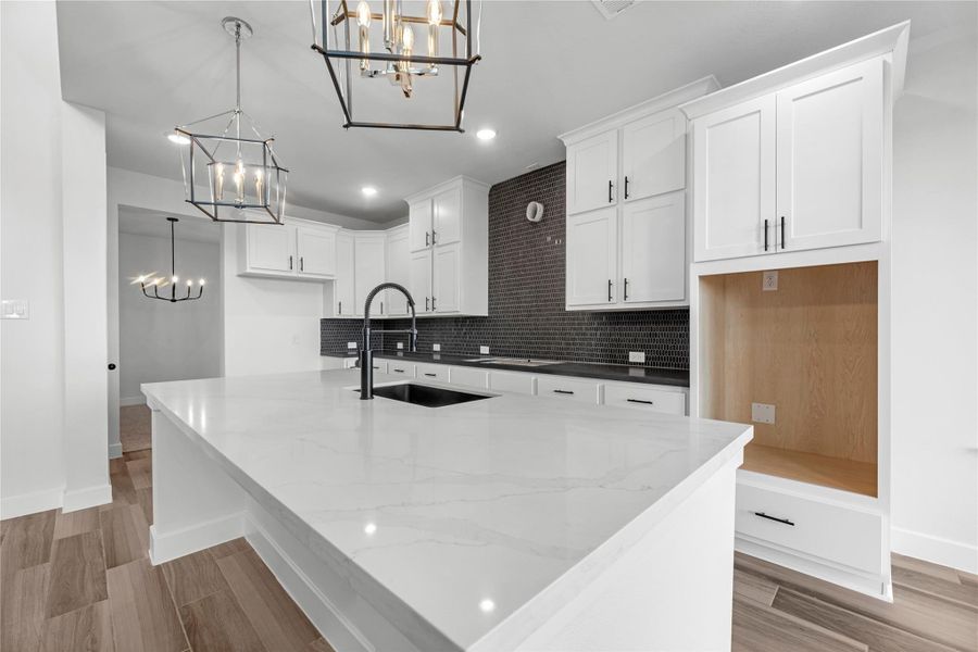 Representative image. Features, selections and colors may vary.