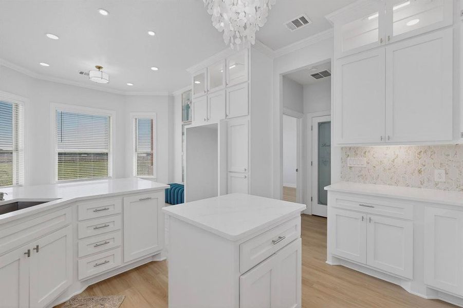 Furnished interior view inside a new home in , Leonard (Image 12).