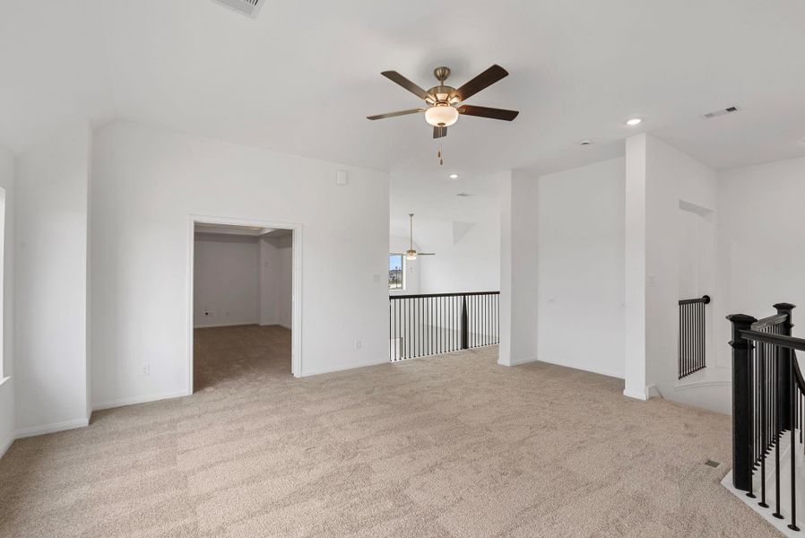 Spacious, unfurnished interior of a new home in Valencia, Manvel (Image 23).