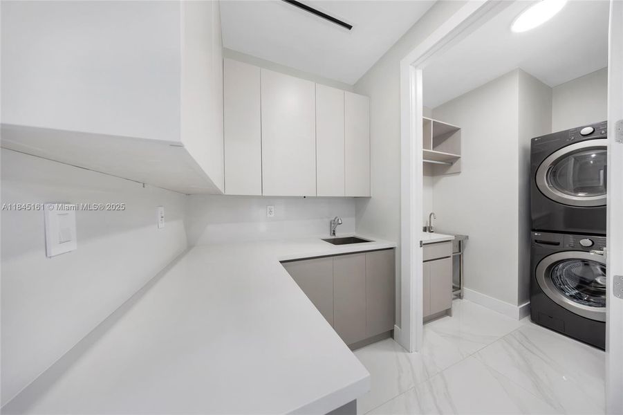 Furnished interior view inside a new home in , Fort Lauderdale (Image 8). Furnished interior view inside a new home in , Fort Lauderdale (Image 8).