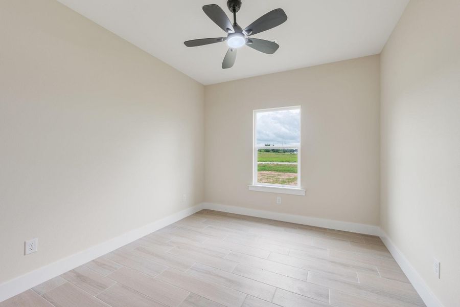 Spacious, unfurnished interior of a new home in , Franklin (Image 23).