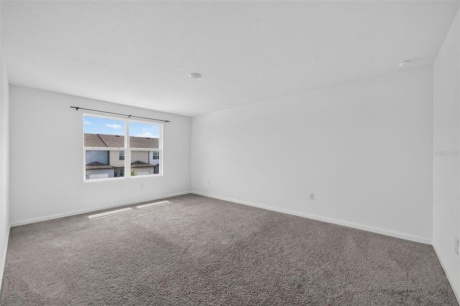 Spacious, unfurnished interior of a new home in , St. Cloud (Image 21).