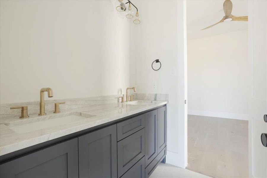 Furnished interior view inside a new home in , Denison (Image 15).