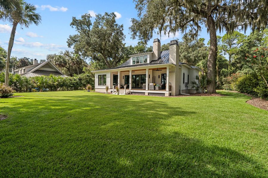Exterior details and patio area of a home in , Beaufort (Image 29).