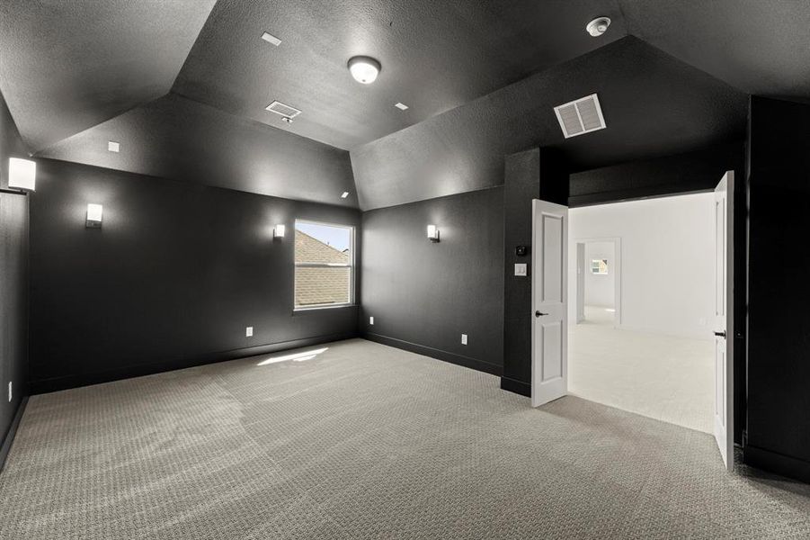 26. 6109 Shasta - Media