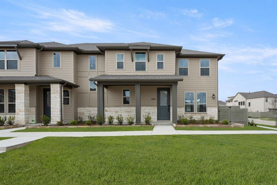 1529 Laurel- Front-4902 1529 Laurel- Front-4902