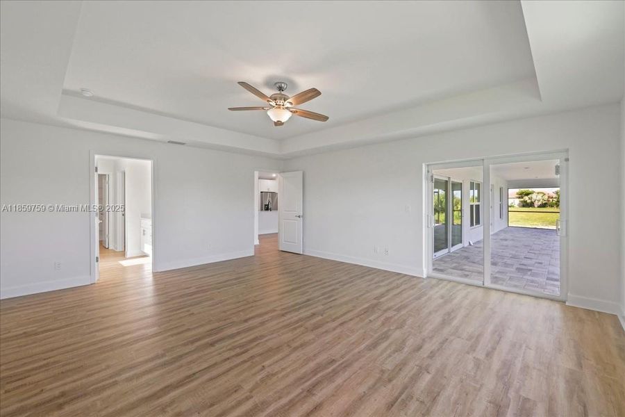 Spacious, unfurnished interior of a new home in Cape Coral, Cape Coral (Image 25).