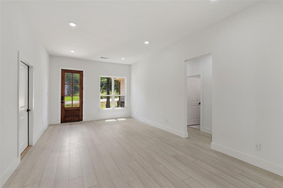 Spacious, unfurnished interior of a new home in , Granbury (Image 14). Spacious, unfurnished interior of a new home in , Granbury (Image 14).