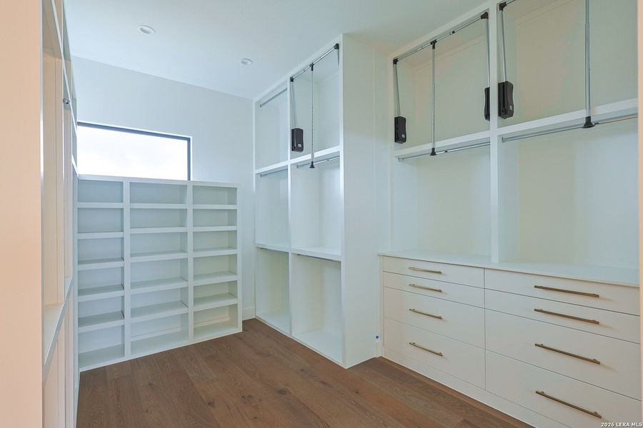 Spacious, unfurnished interior of a new home in , San Antonio (Image 30).