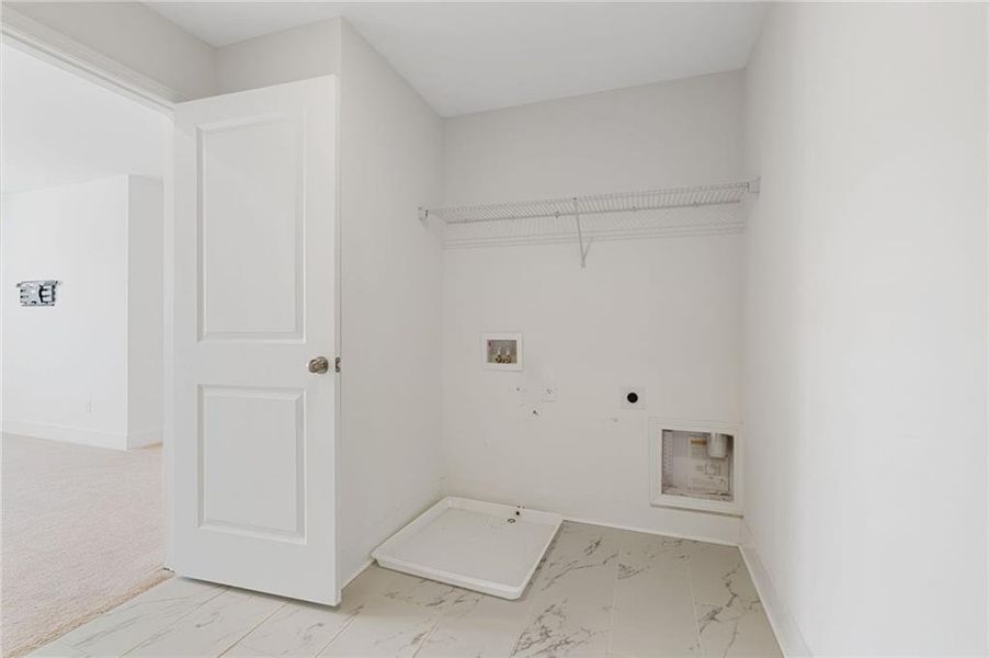 Spacious, unfurnished interior of a new home in , Dallas (Image 43).