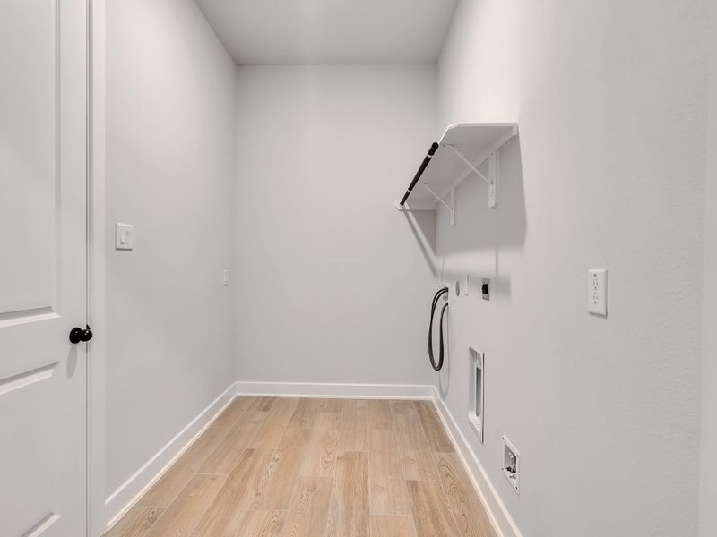 Spacious, unfurnished interior of a new home in Meridiana, Manvel (Image 24).