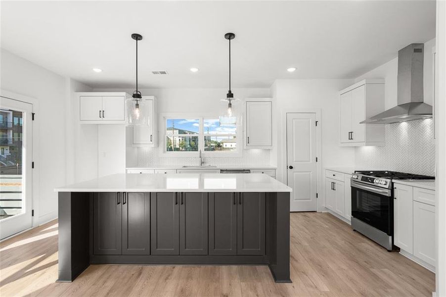 Furnished interior view inside a new home in King's Landing, Hapeville (Image 23).