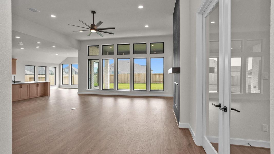 Spacious, unfurnished interior of a new home in Briarley, Montgomery (Image 15).