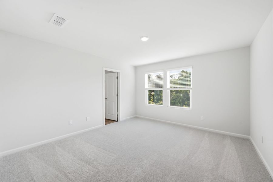 Spacious, unfurnished interior of a new home in Grand Arbor, Blythewood (Image 14).