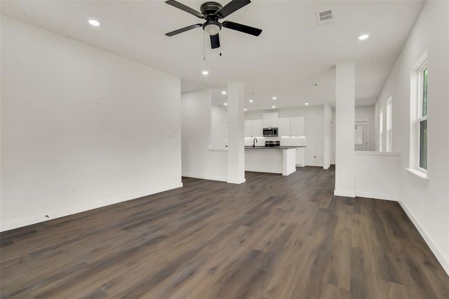 Spacious, unfurnished interior of a new home in , Whitewright (Image 17). Spacious, unfurnished interior of a new home in , Whitewright (Image 17).