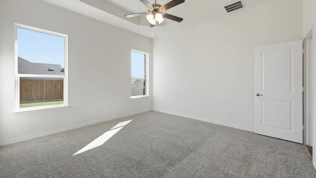 Spacious, unfurnished interior of a new home in Madera, Royse City (Image 17).