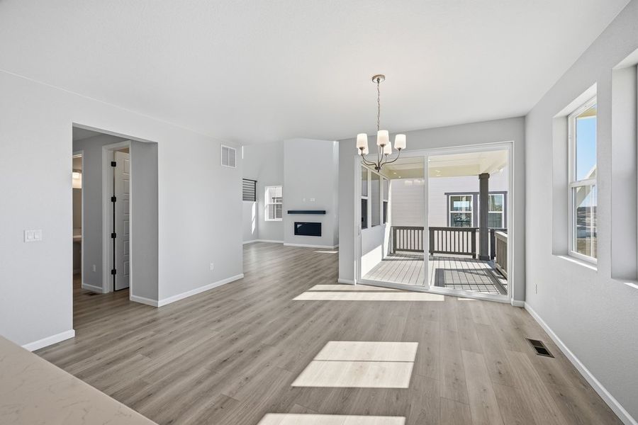 Spacious, unfurnished interior of a new home in Macanta, Castle Rock (Image 10).