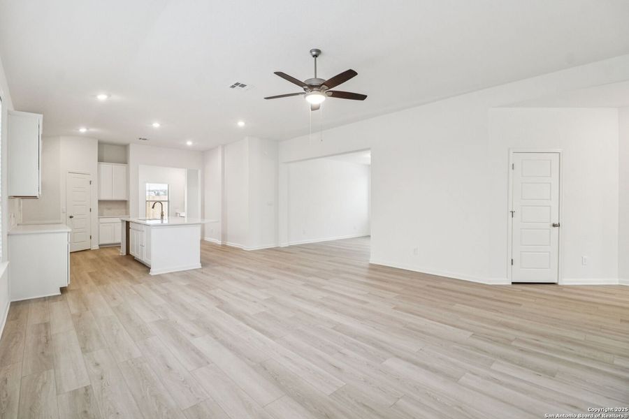 Spacious, unfurnished interior of a new home in Arcadia Ridge - Premier Series, San Antonio (Image 28). Spacious, unfurnished interior of a new home in Arcadia Ridge - Premier Series, San Antonio (Image 28).