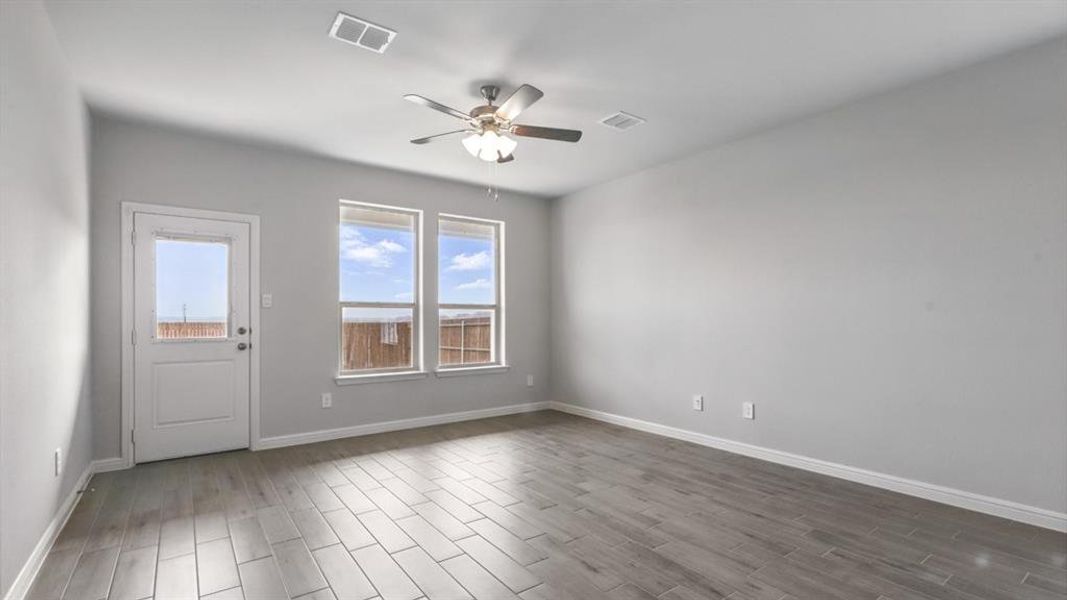 Spacious, unfurnished interior of a new home in Vista Point, Grandview (Image 21).