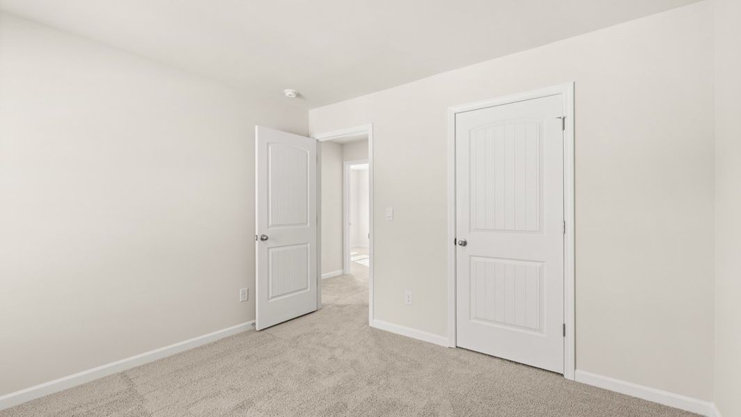Representative unfurnished interior of a home built from the Robie by D.R. Horton in Pointe Park, Union City (Image 23).
