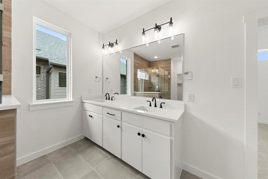 512 Sherwood_3502_Hackberry_Bath (2)