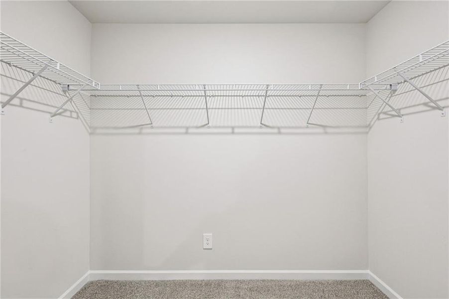 Spacious, unfurnished interior of a new home in Hawthorne Station, College Park (Image 27).