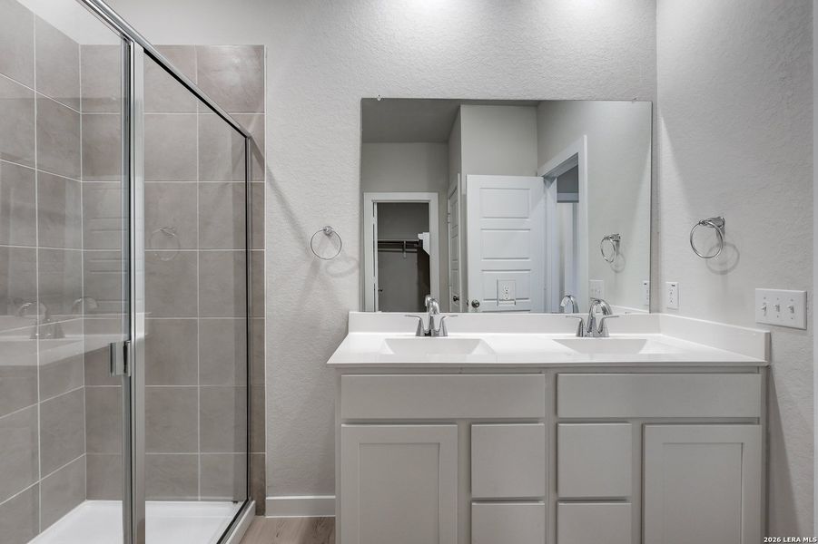 Furnished interior view inside a new home in Mesa Vista, San Antonio (Image 6).