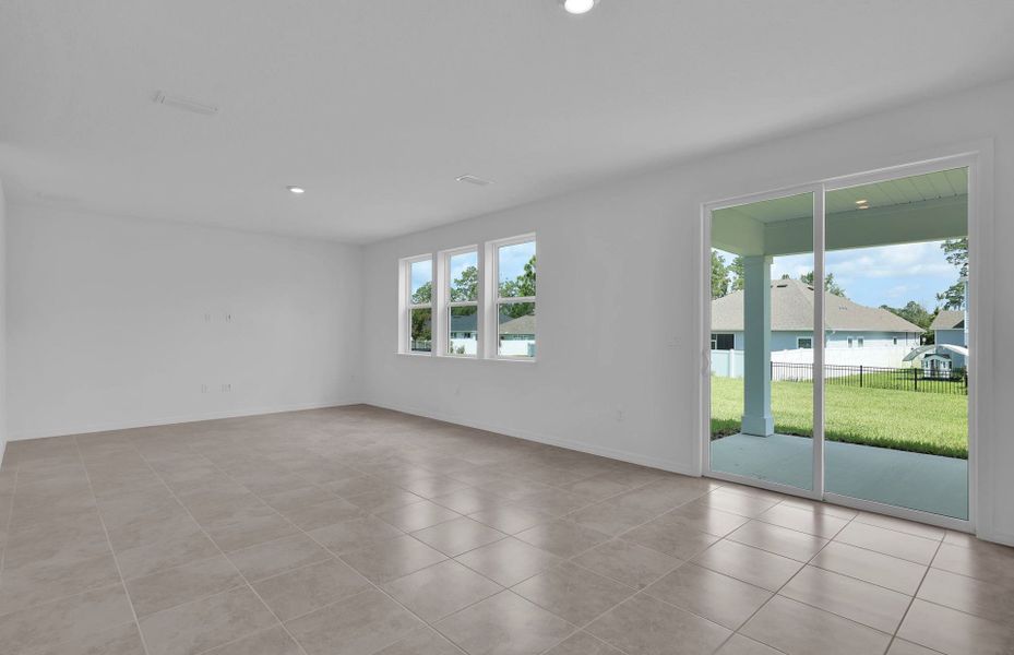 Spacious, unfurnished interior of a new home in Hyland Trail, Green Cove Springs (Image 12).