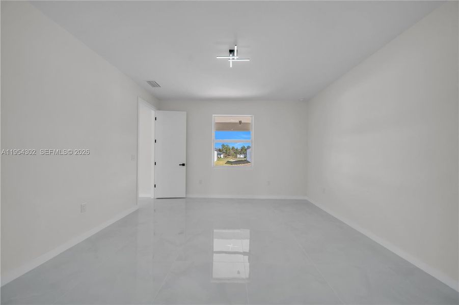 Spacious, unfurnished interior of a new home in , Lehigh Acres (Image 30).
