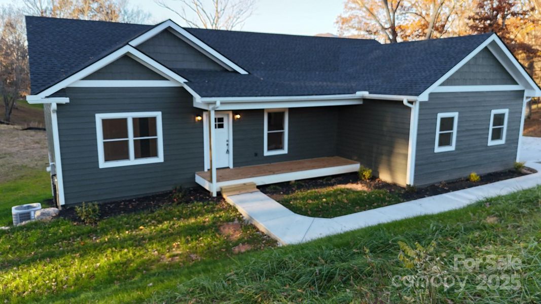Exterior details and patio area of a home in , Clyde (Image 18).