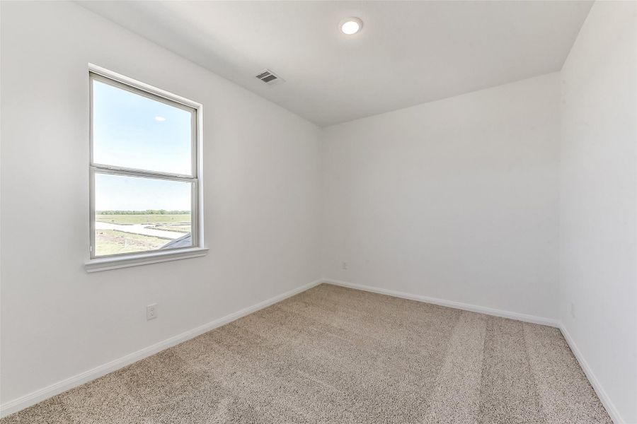 Spacious, unfurnished interior of a new home in River Ranch Meadows, Dayton (Image 35).