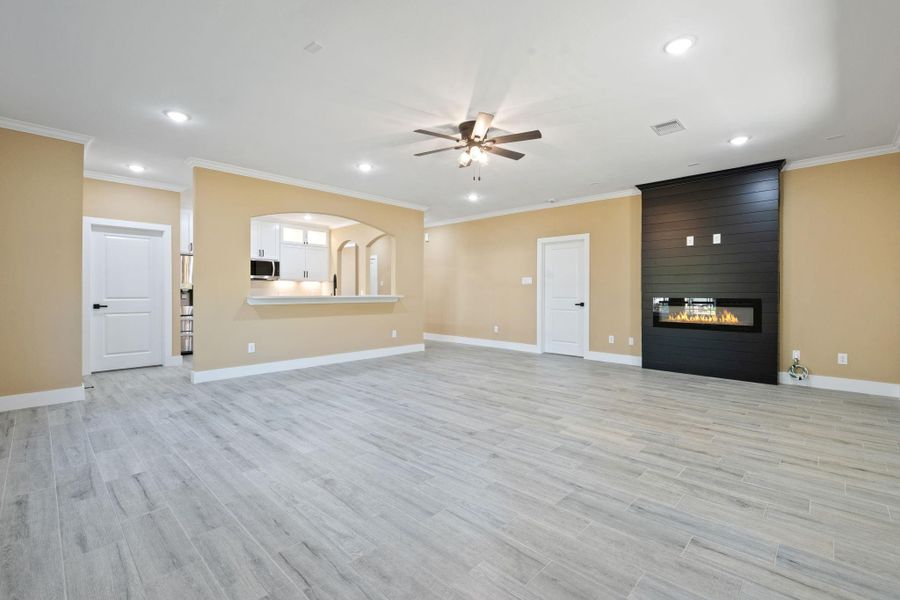 Spacious, unfurnished interior of a new home in , Livingston (Image 18).