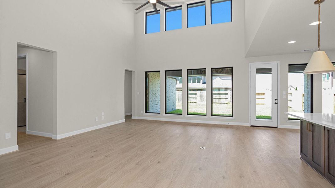 Spacious, unfurnished interior of a new home in Grange, Katy (Image 13).