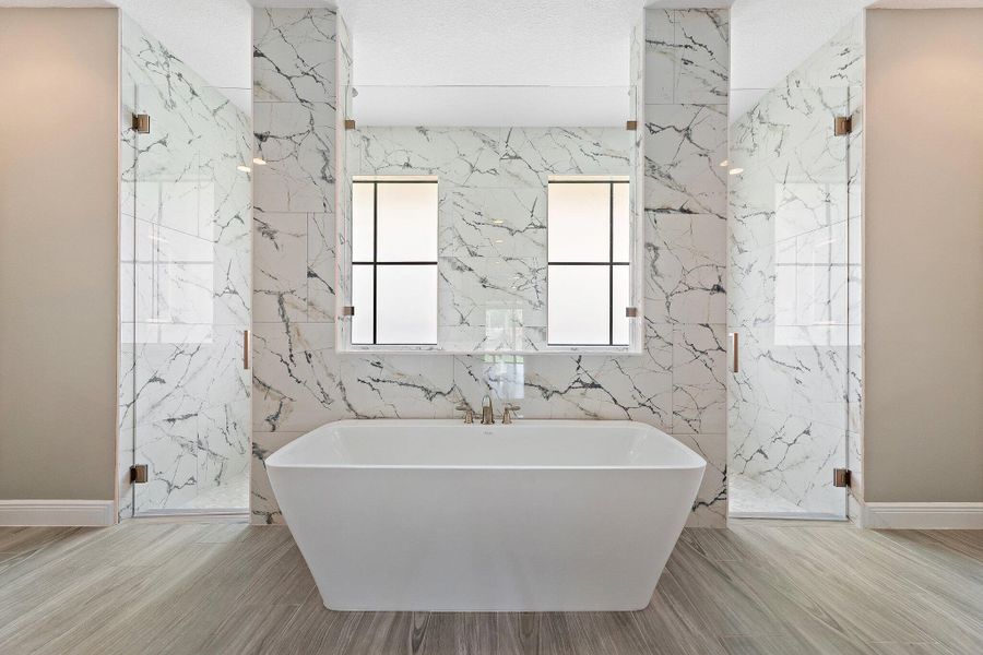 Walkthrough shower with double shower heads