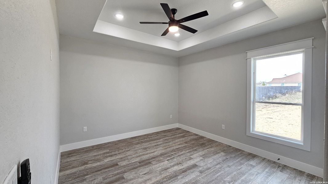 Spacious, unfurnished interior of a new home in , La Vernia (Image 31).