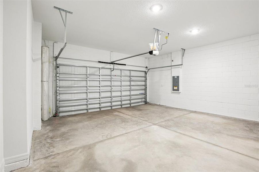 Spacious, unfurnished interior of a new home in Berry Bay, Wimauma (Image 33). Spacious, unfurnished interior of a new home in Berry Bay, Wimauma (Image 33).