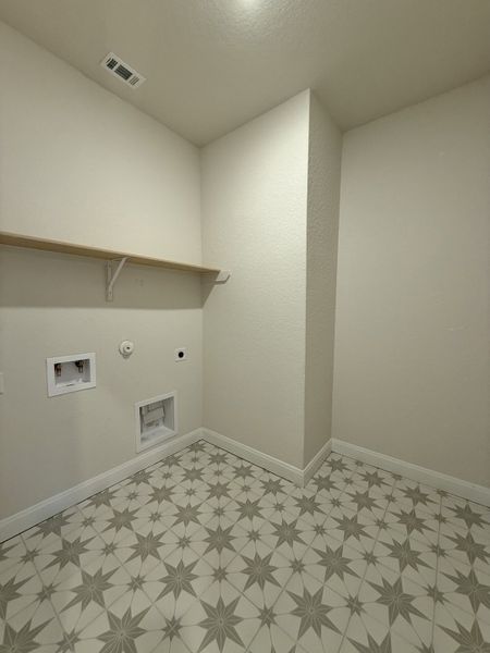 Spacious, unfurnished interior of a new home in Meyer Ranch – Legacy Series, New Braunfels (Image 10).