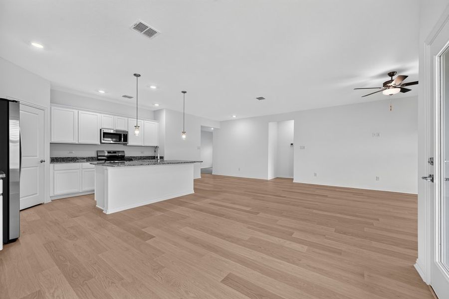 Spacious, unfurnished interior of a new home in River Ridge, Crandall (Image 19). Spacious, unfurnished interior of a new home in River Ridge, Crandall (Image 19).