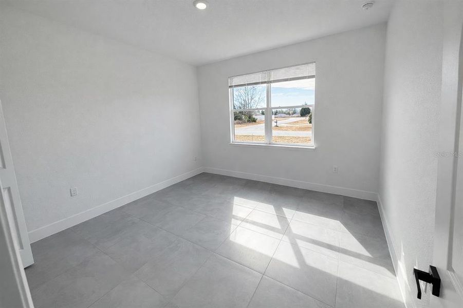 Spacious, unfurnished interior of a new home in , Ocala (Image 21).