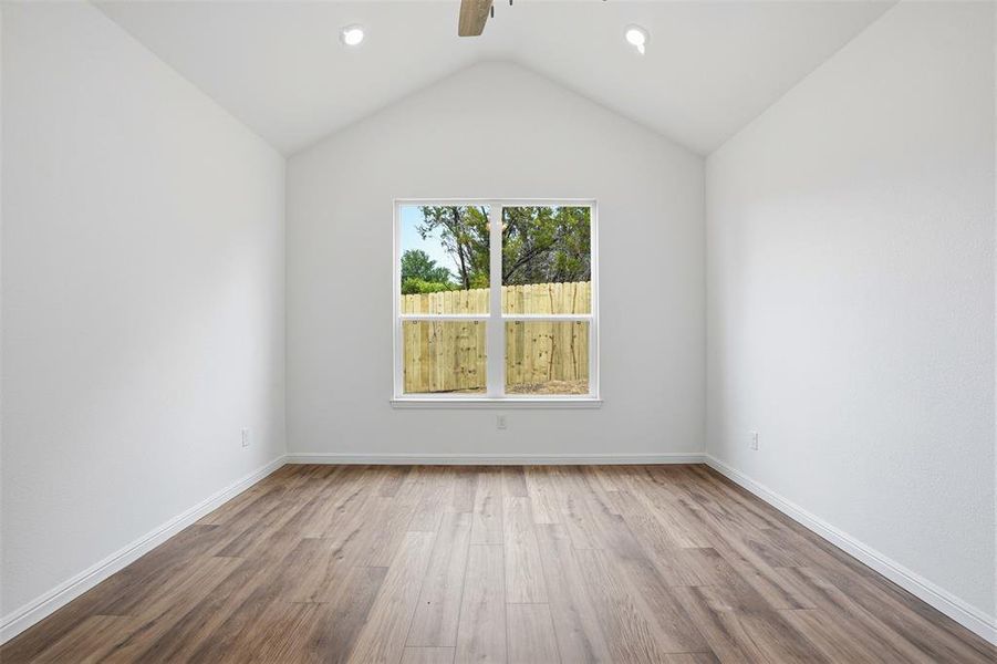 Spacious, unfurnished interior of a new home in , Granbury (Image 20).