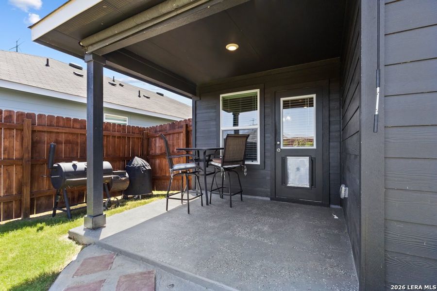 Exterior details and patio area of a home in Swenson Heights, Seguin (Image 4).