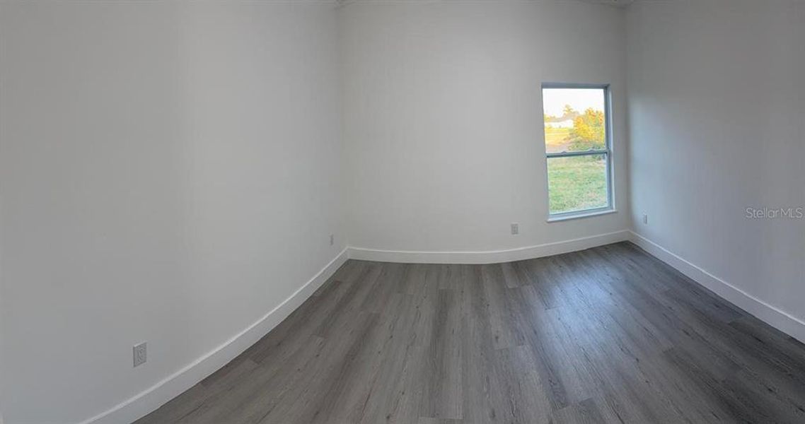 Spacious, unfurnished interior of a new home in , Sebring (Image 16).