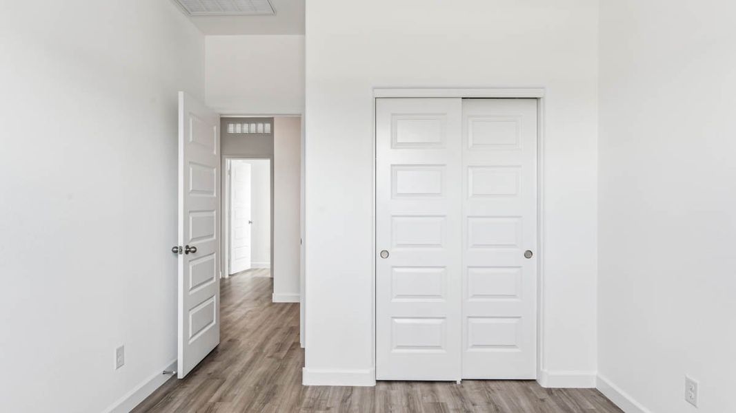 Spacious, unfurnished interior of a new home in Magma Ranch Vistas, Florence (Image 25).