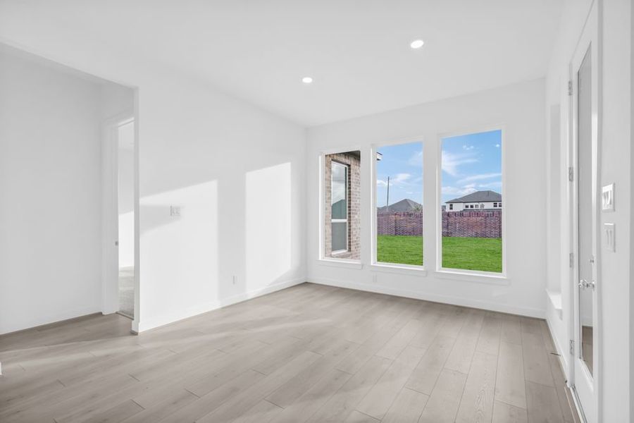 Spacious, unfurnished interior of a new home in Avalon at Friendswood 70s, Friendswood (Image 22).