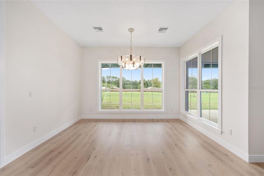 Spacious, unfurnished interior of a new home in , Ocala (Image 12).