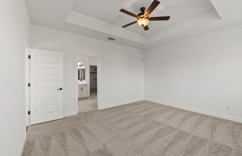 Spacious, unfurnished interior of a new home in Santa Rita Ranch, Liberty Hill (Image 40).