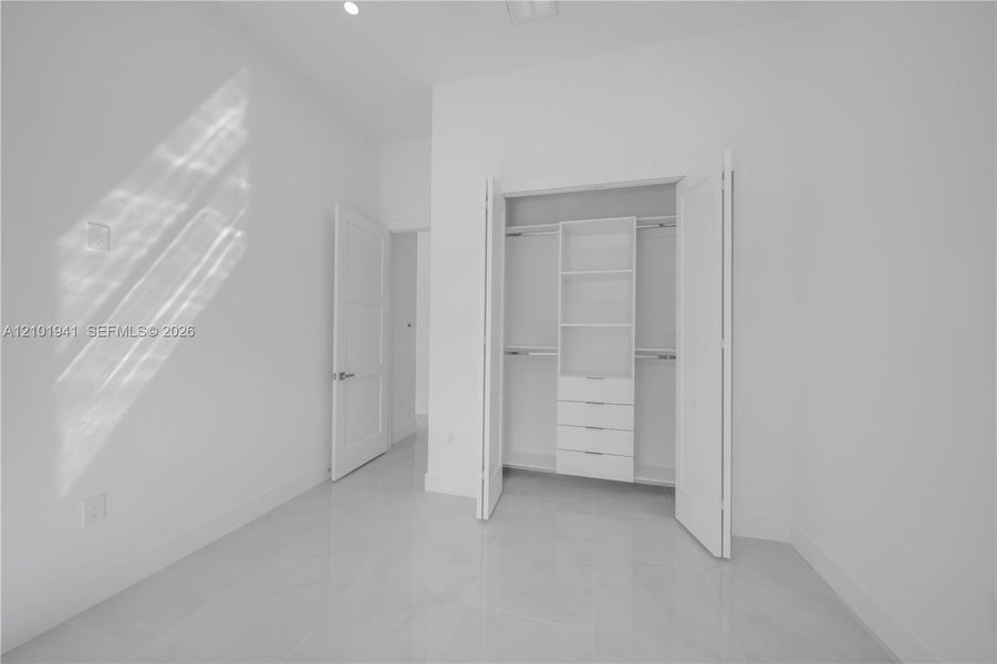 Spacious, unfurnished interior of a new home in , Lehigh Acres (Image 30).