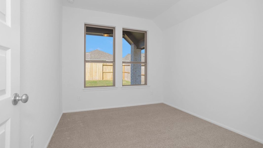 Spacious, unfurnished interior of a new home in Candela 40', Richmond (Image 7).