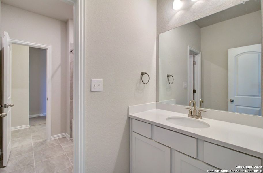 Furnished interior view inside a new home in Dauer Ranch, New Braunfels (Image 8). Furnished interior view inside a new home in Dauer Ranch, New Braunfels (Image 8).