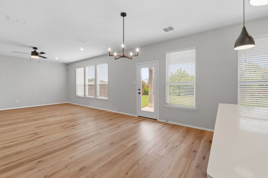 Spacious, unfurnished interior of a new home in River Bluff, Leander (Image 19). Spacious, unfurnished interior of a new home in River Bluff, Leander (Image 19).
